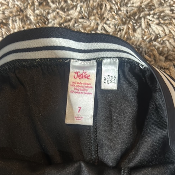 2 piece Justice set…skirt and top. Yellow and Black. Size 7. - Picture 5 of 6